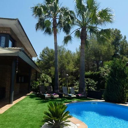 Washingtonia Villa Near Sitges Canyelles  Exterior photo