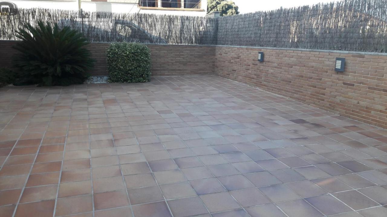 Washingtonia Villa Near Sitges Canyelles  Exterior photo