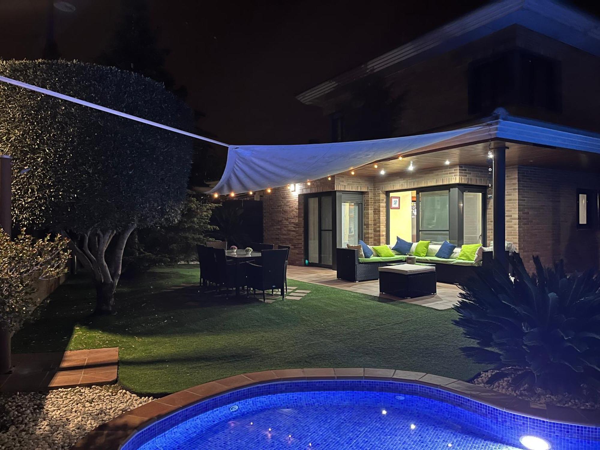 Washingtonia Villa Near Sitges Canyelles  Exterior photo