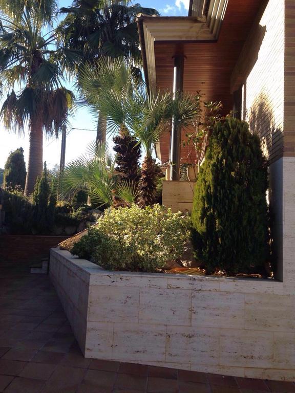 Washingtonia Villa Near Sitges Canyelles  Exterior photo