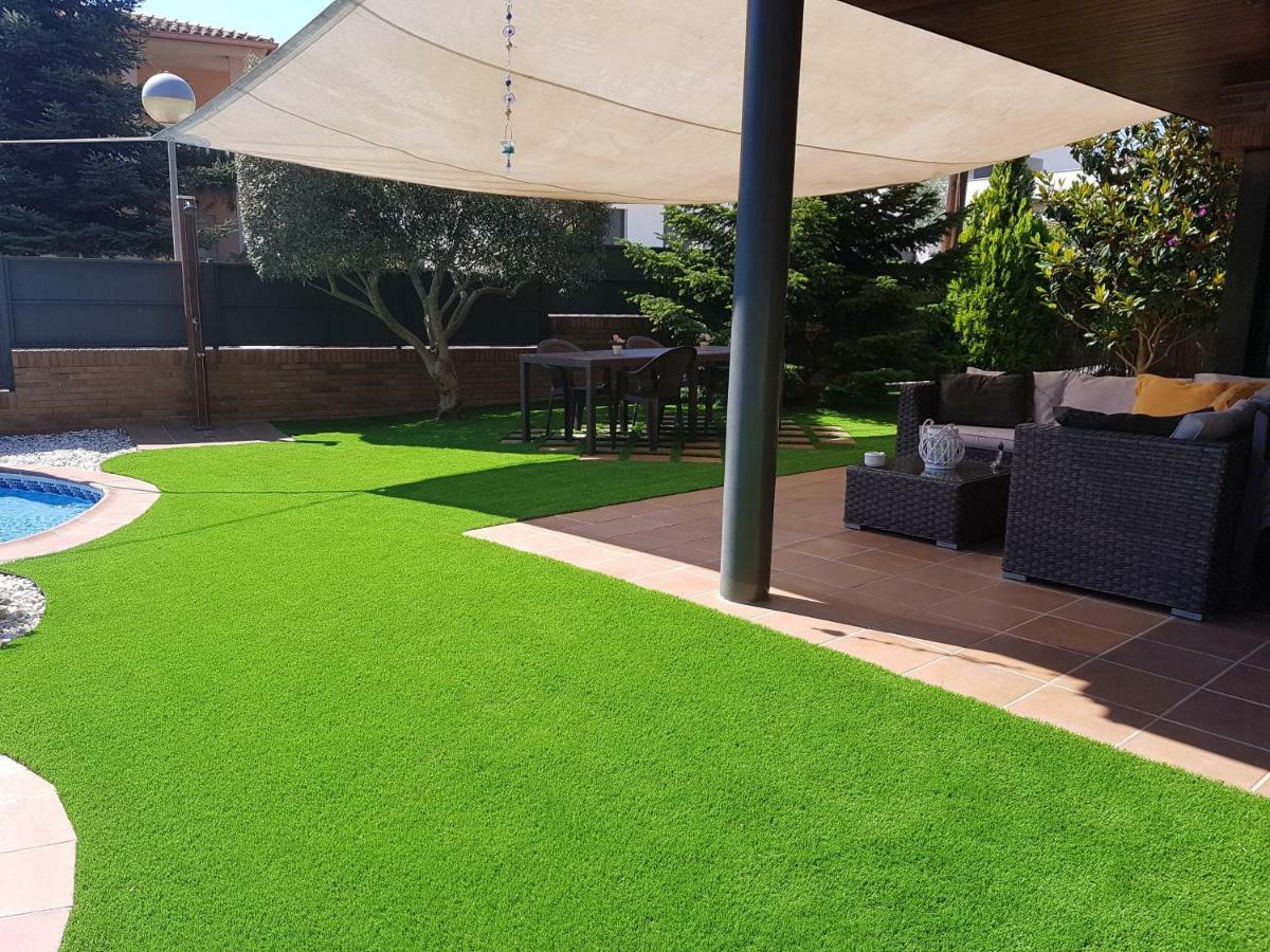 Washingtonia Villa Near Sitges Canyelles  Exterior photo