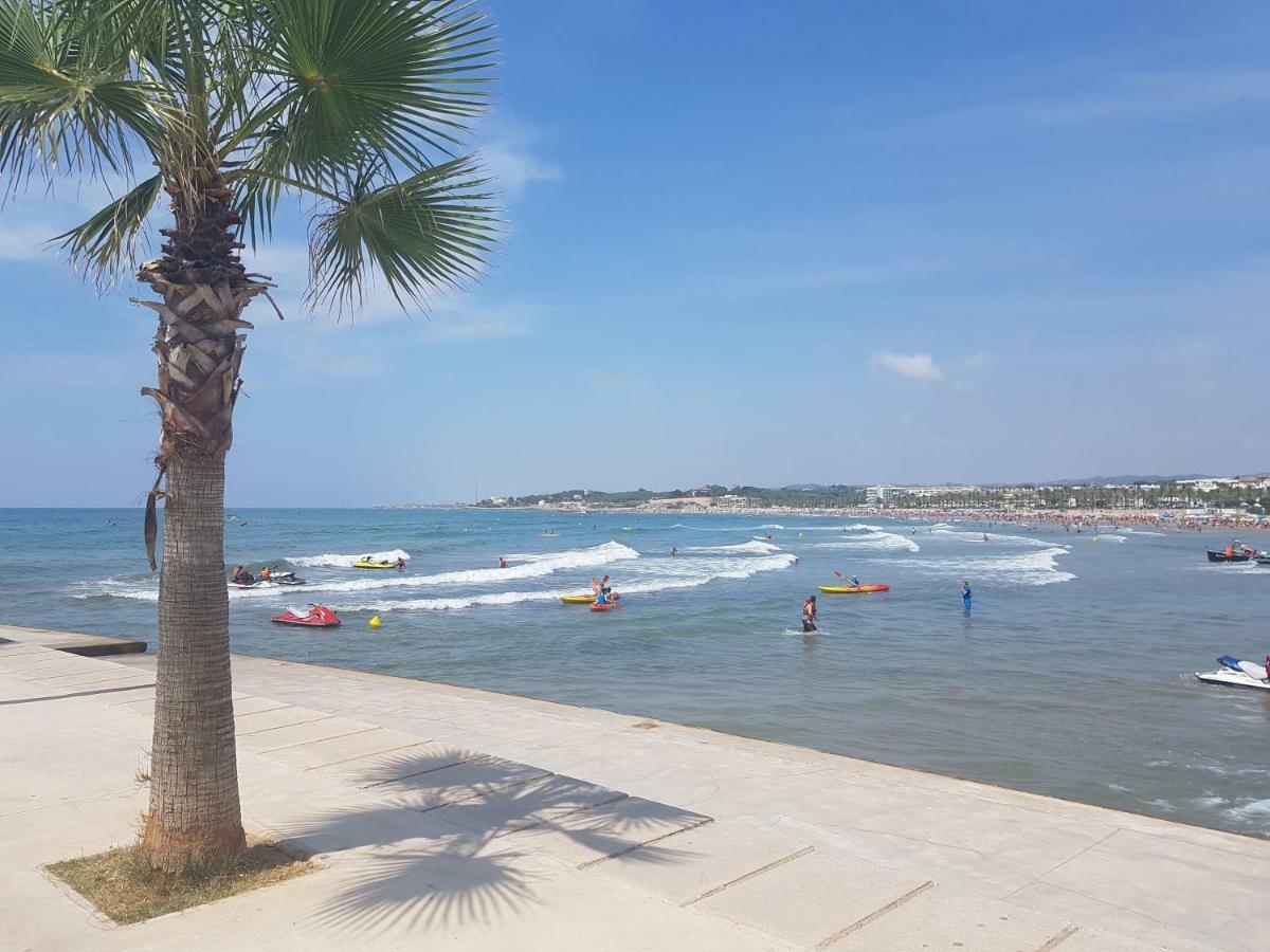 Washingtonia Villa Near Sitges Canyelles  Exterior photo