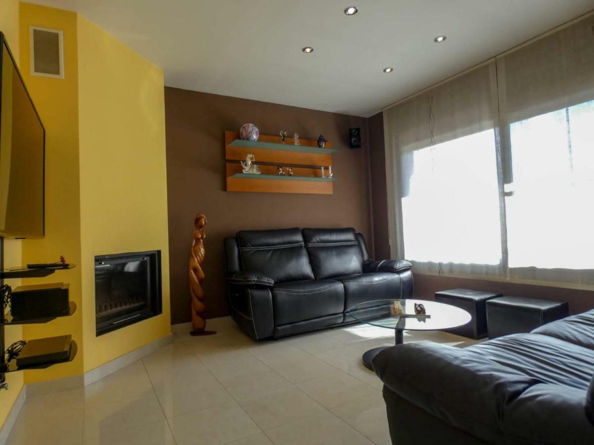 Washingtonia Villa Near Sitges Canyelles  Exterior photo